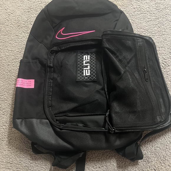 Nike Elite Pro Hoops Backpack 32L Limited Edition Breast Cancer - Picture 2 of 4